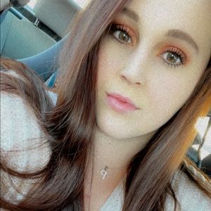 Meet your Posher, Dakota